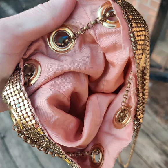 Vintage 1930s Whiting and Davis Flapper Gold Mesh Drawstring bag - Picture 12 of 12